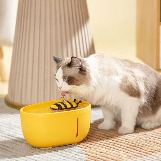 Fontaine à Eau pour Chat Électrique, Filtrante et Silencieuse | HopMyCat